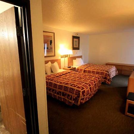 Norwood Inn And Suites - Minneapolis-St Paul 로즈빌 외부 사진