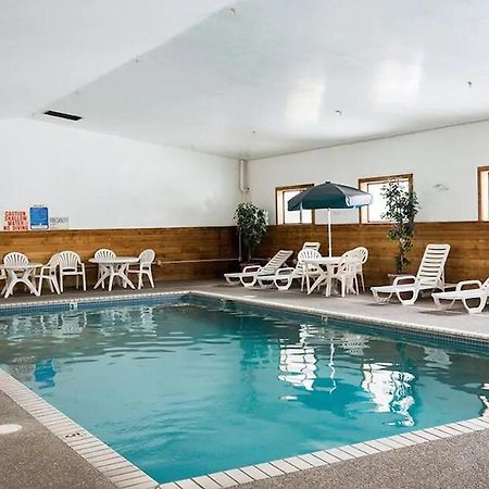 Norwood Inn And Suites - Minneapolis-St Paul 로즈빌 외부 사진