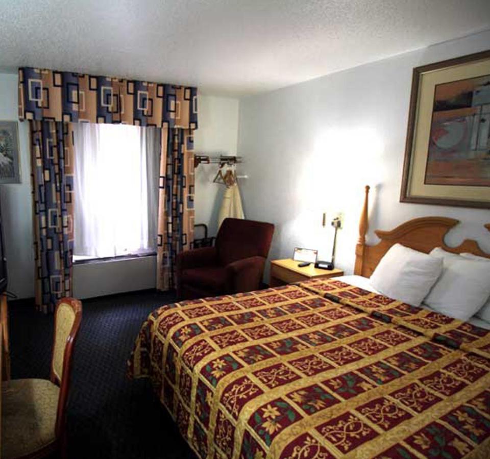 Norwood Inn And Suites - Minneapolis-St Paul 로즈빌 외부 사진