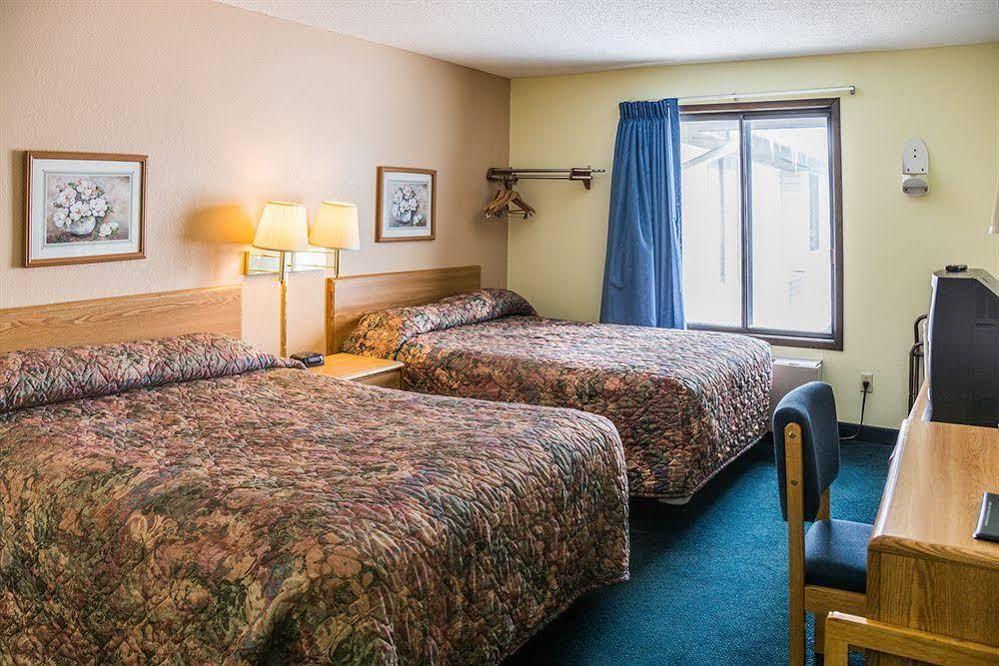 Norwood Inn And Suites - Minneapolis-St Paul 로즈빌 외부 사진