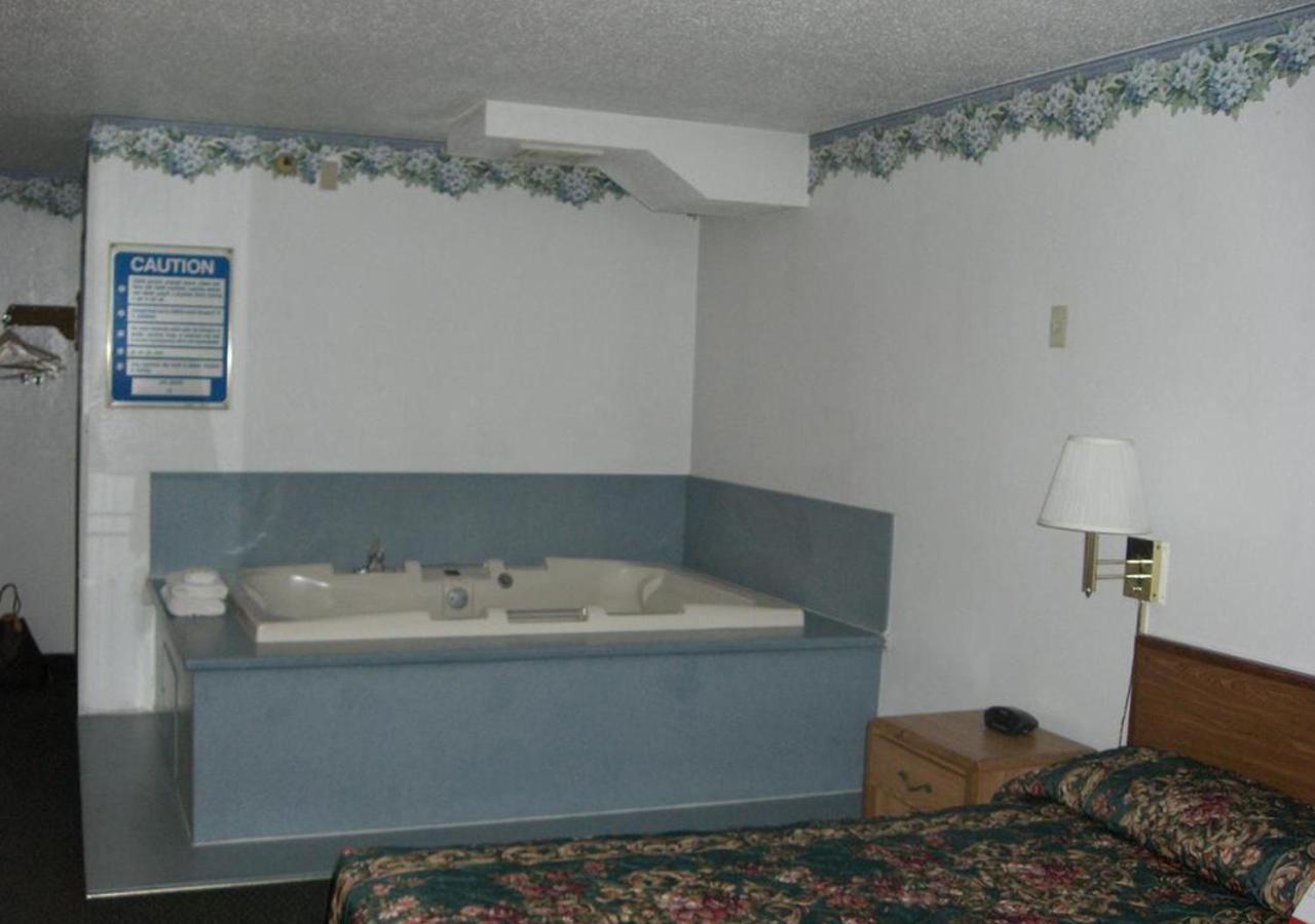 Norwood Inn And Suites - Minneapolis-St Paul 로즈빌 외부 사진