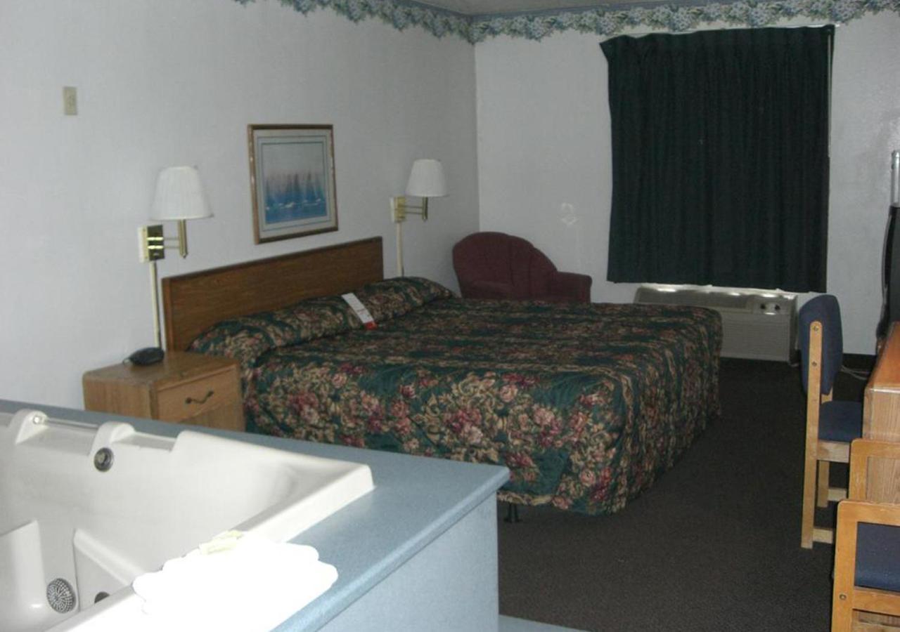 Norwood Inn And Suites - Minneapolis-St Paul 로즈빌 외부 사진
