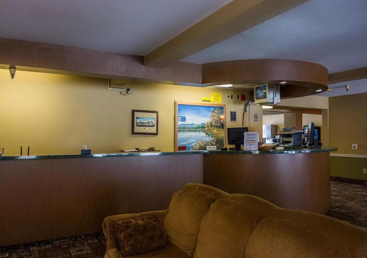 Norwood Inn And Suites - Minneapolis-St Paul 로즈빌 외부 사진